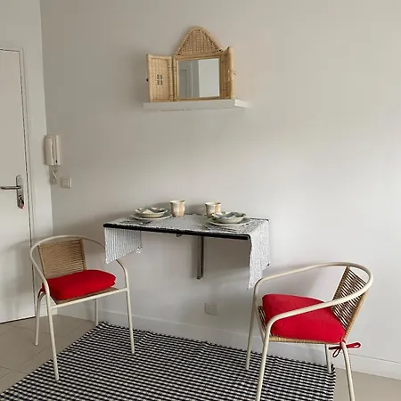 Quiet, Cozy, Bright Duplex - Quartier Des Puces Apartman