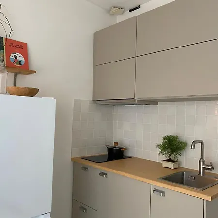 Quiet, Cozy, Bright Duplex - Quartier Des Puces * سانت أويه