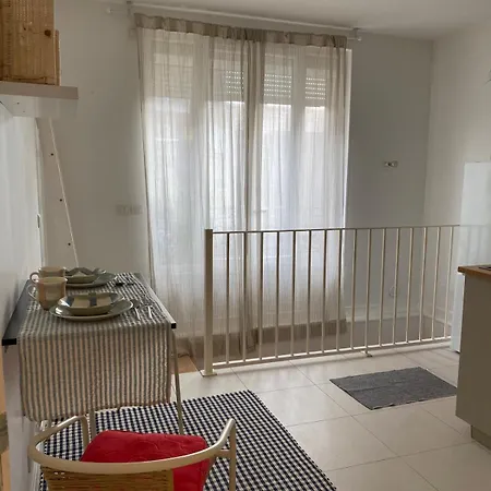 Quiet, Cozy, Bright Duplex - Quartier Des Puces *