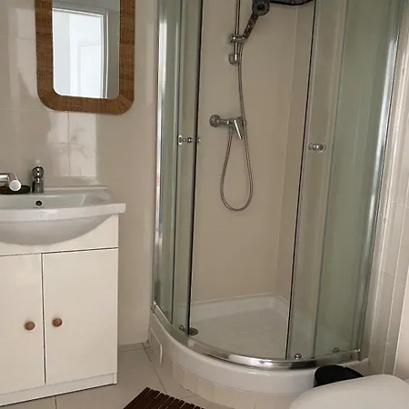 Quiet, Cozy, Bright Duplex - Quartier Des Puces شقة *