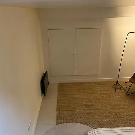 شقة Quiet, Cozy, Bright Duplex - Quartier Des Puces سانت أويه