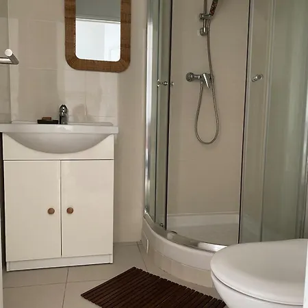 Quiet, Cozy, Bright Duplex - Quartier Des Puces سانت أويه