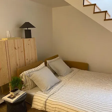 Quiet, Cozy, Bright Duplex - Quartier Des Puces شقة *